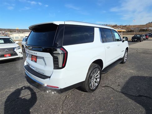 New 2026 Chevrolet Suburban Premier w/ Sun And Tow Package image 8
