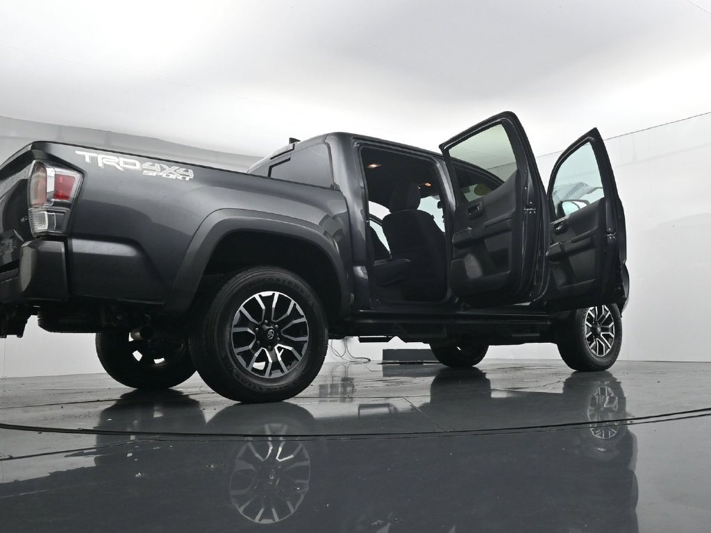 Used 2022 Toyota Tacoma TRD Sport w/ Technology Package AWD/4WD image 43