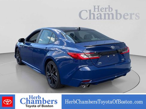 Used 2025 Toyota Camry XSE AWD/4WD image 3