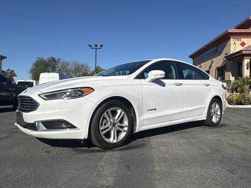 Used 2018 Ford Fusion SE w/ Equipment Group 602A image 2
