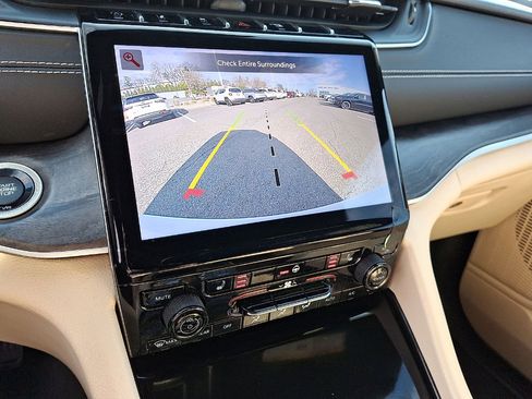 Certified 2024 Jeep Grand Cherokee Limited image 15