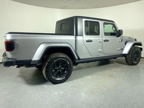 Used 2021 Jeep Gladiator Willys image 35