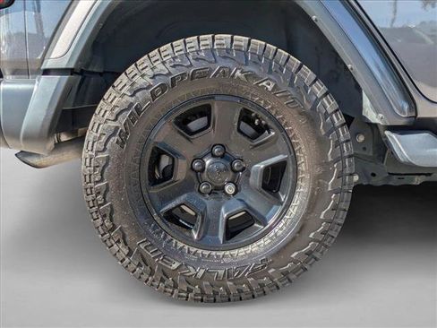 Used 2019 Jeep Wrangler Unlimited Sahara image 22