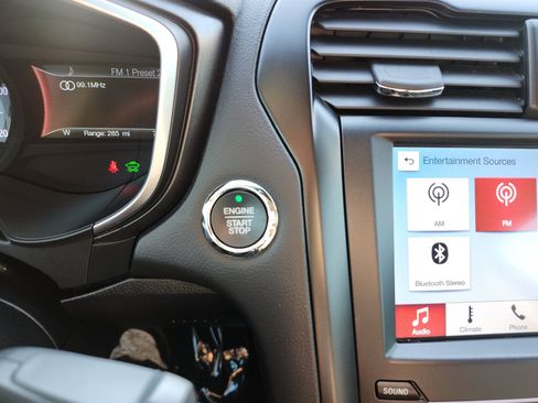 Used 2019 Ford Fusion Titanium FWD image 21