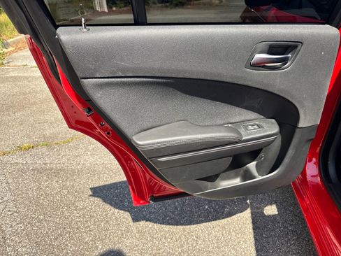 Used 2018 Dodge Charger SXT RWD image 21