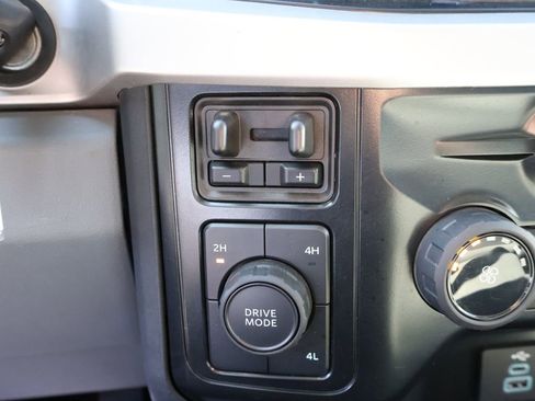 Used 2025 Ford F250 XLT image 31