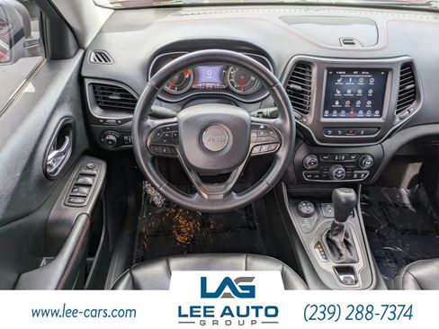 Used 2021 Jeep Cherokee Trailhawk w/ Technology Group AWD/4WD image 14