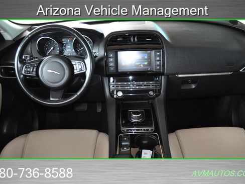 Used 2017 Jaguar F-PACE Premium AWD/4WD image 34