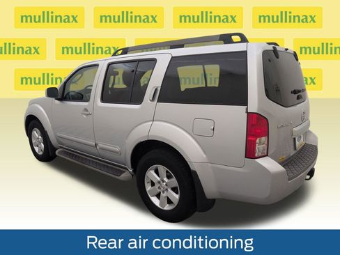 Used 2011 Nissan Pathfinder SV RWD image 8