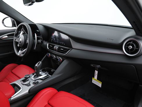 New 2026 Alfa Romeo Giulia w/ Driving Assist Package RWD image 11