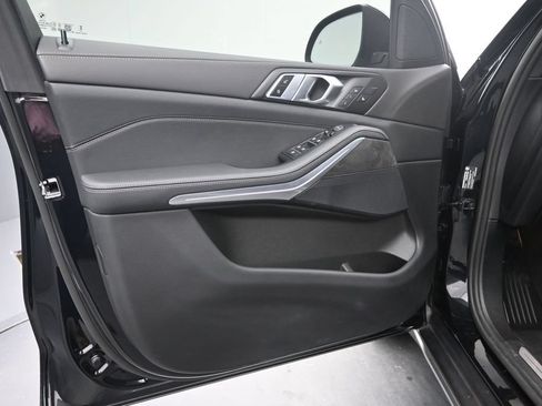 Certified 2025 BMW X5 sDrive40i w/ Climate Comfort Package RWD image 5