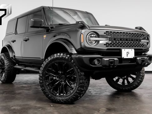 Used 2025 Ford Bronco Badlands AWD/4WD image 1