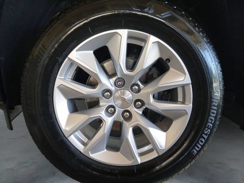 Used 2024 Chevrolet Silverado 1500 Custom RWD image 16