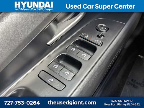 Used 2024 Hyundai Elantra SE FWD image 24
