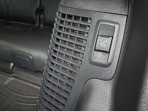 Used 2024 Toyota Sequoia Platinum AWD/4WD image 38