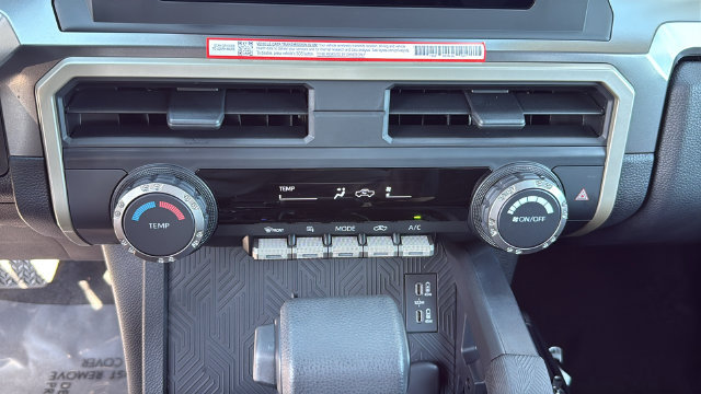 Used 2025 Toyota Tacoma SR5 AWD/4WD image 23