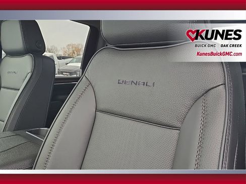 New 2026 GMC Sierra 2500 Denali w/ Denali Reserve Package image 17