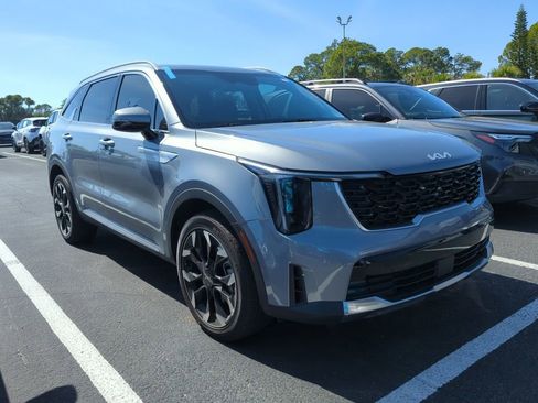 Certified 2025 Kia Sorento EX image 1