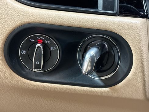 Certified 2026 Porsche Macan AWD/4WD image 35