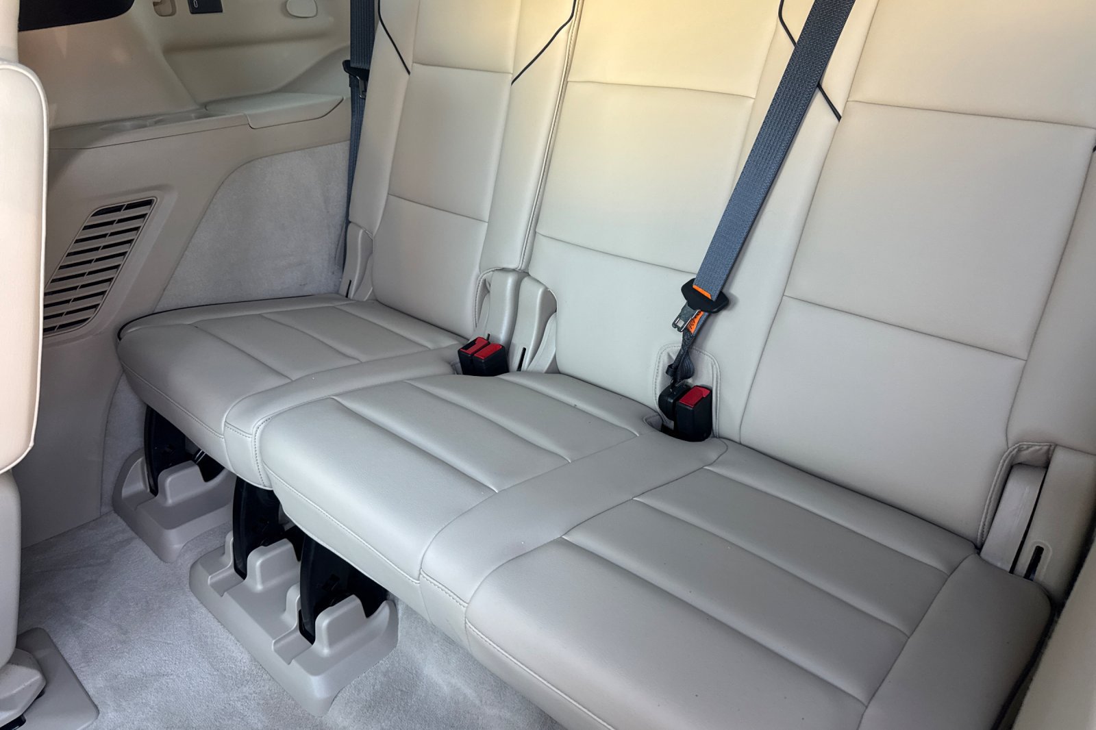 Certified 2023 Cadillac Escalade Premium Luxury AWD/4WD image 17