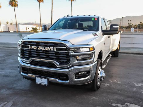 Used 2025 RAM 3500 Lone Star AWD/4WD image 4