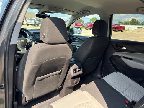 Used 2018 Chevrolet Equinox LT FWD image 17