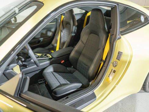 Certified 2025 Porsche 911 Carrera T RWD image 4