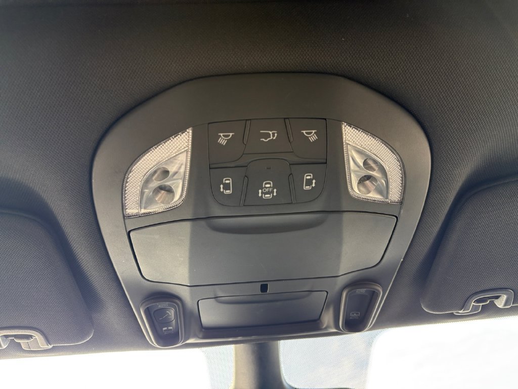 Used 2024 Chrysler Pacifica Premium FWD image 50