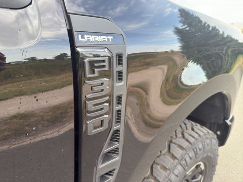 Used 2025 Ford F350 Lariat w/ Lariat Ultimate Package image 8