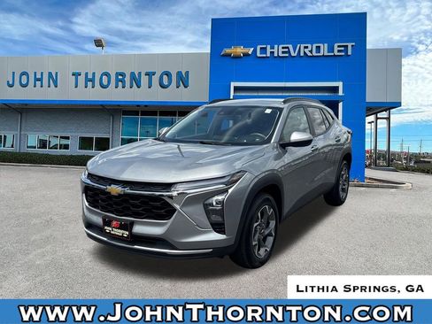 Used 2024 Chevrolet Trax LT FWD image 1