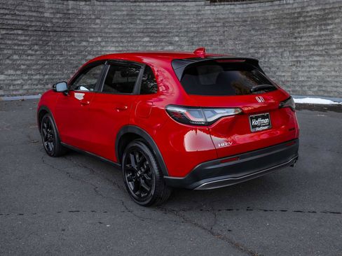 Used 2023 Honda HR-V Sport image 9