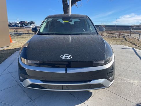 New 2026 Hyundai Ioniq 5 SE image 8