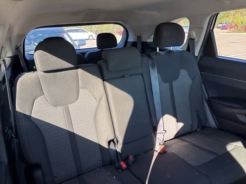 Used 2022 Kia Sorento LX image 8