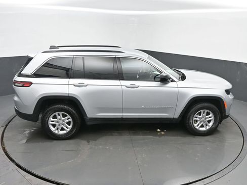 Used 2025 Jeep Grand Cherokee Laredo image 43