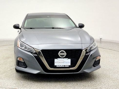 Used 2020 Nissan Altima 2.0 SR image 2
