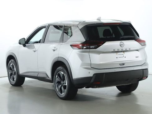 Certified 2024 Nissan Rogue SV image 40