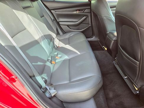 Used 2022 MAZDA MAZDA3 s image 18