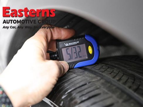 Used 2025 Mitsubishi Outlander SE image 30