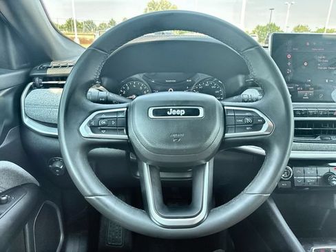 Used 2024 Jeep Compass Latitude AWD/4WD image 14