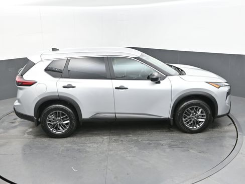 Certified 2025 Nissan Rogue S image 37