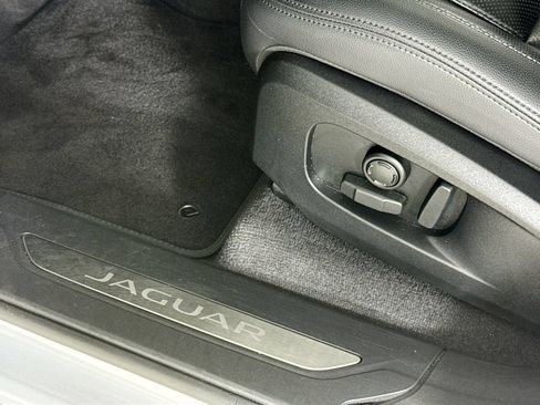 Used 2023 Jaguar F-PACE S AWD/4WD image 18