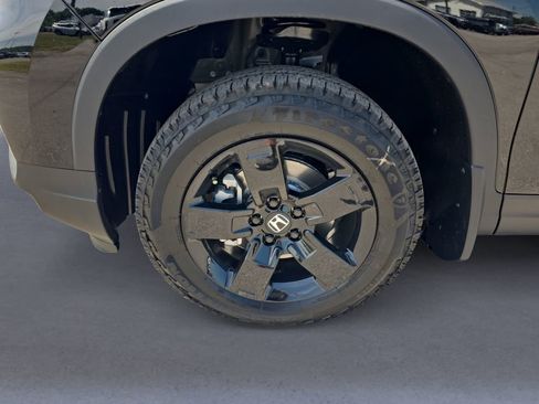 New 2026 Honda Ridgeline Black Edition image 10