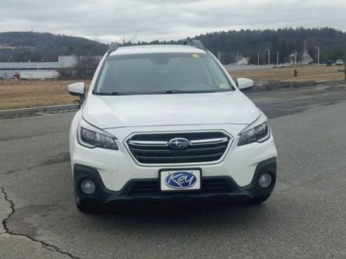 Used 2019 Subaru Outback 2.5i Premium image 3