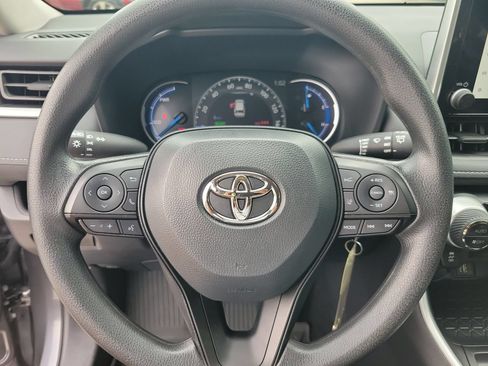 Used 2025 Toyota RAV4 LE AWD/4WD image 18