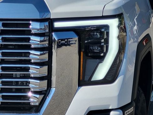 New 2025 GMC Sierra 3500 Denali w/ Denali Reserve Package image 39
