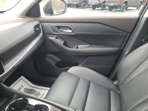 Used 2021 Nissan Rogue SL w/ Premium Package image 17