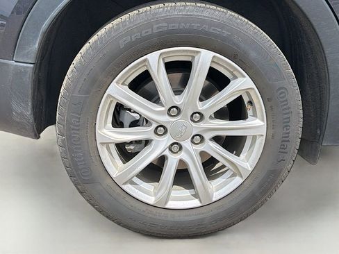 Used 2023 Cadillac XT4 Luxury FWD image 6