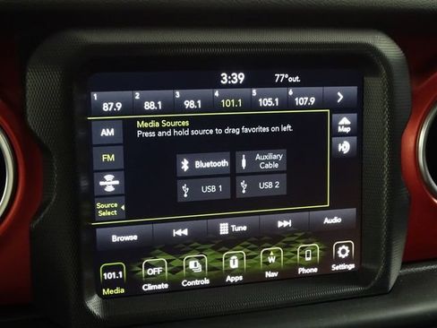 Used 2023 Jeep Wrangler Unlimited Rubicon AWD/4WD image 25