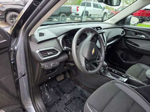 Used 2022 Chevrolet TrailBlazer LT w/ Convenience Package FWD image 18
