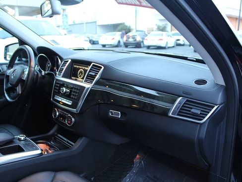 Used 2016 Mercedes-Benz GL 450 4MATIC image 22